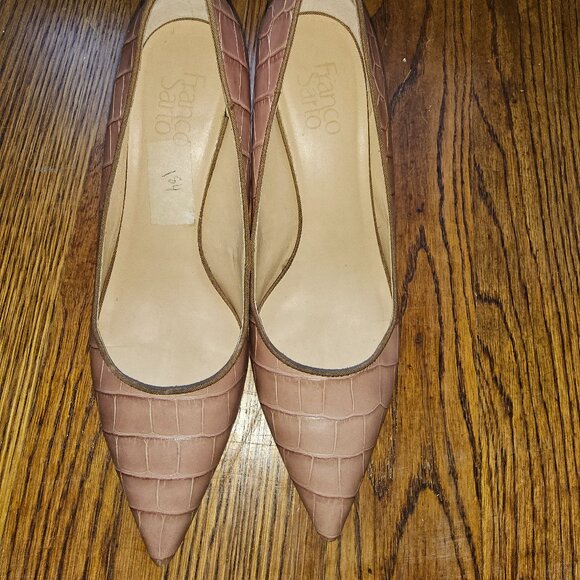 Franco Sarto beige pump 2.5" leather size 10/40 no box - Picture 1 of 2